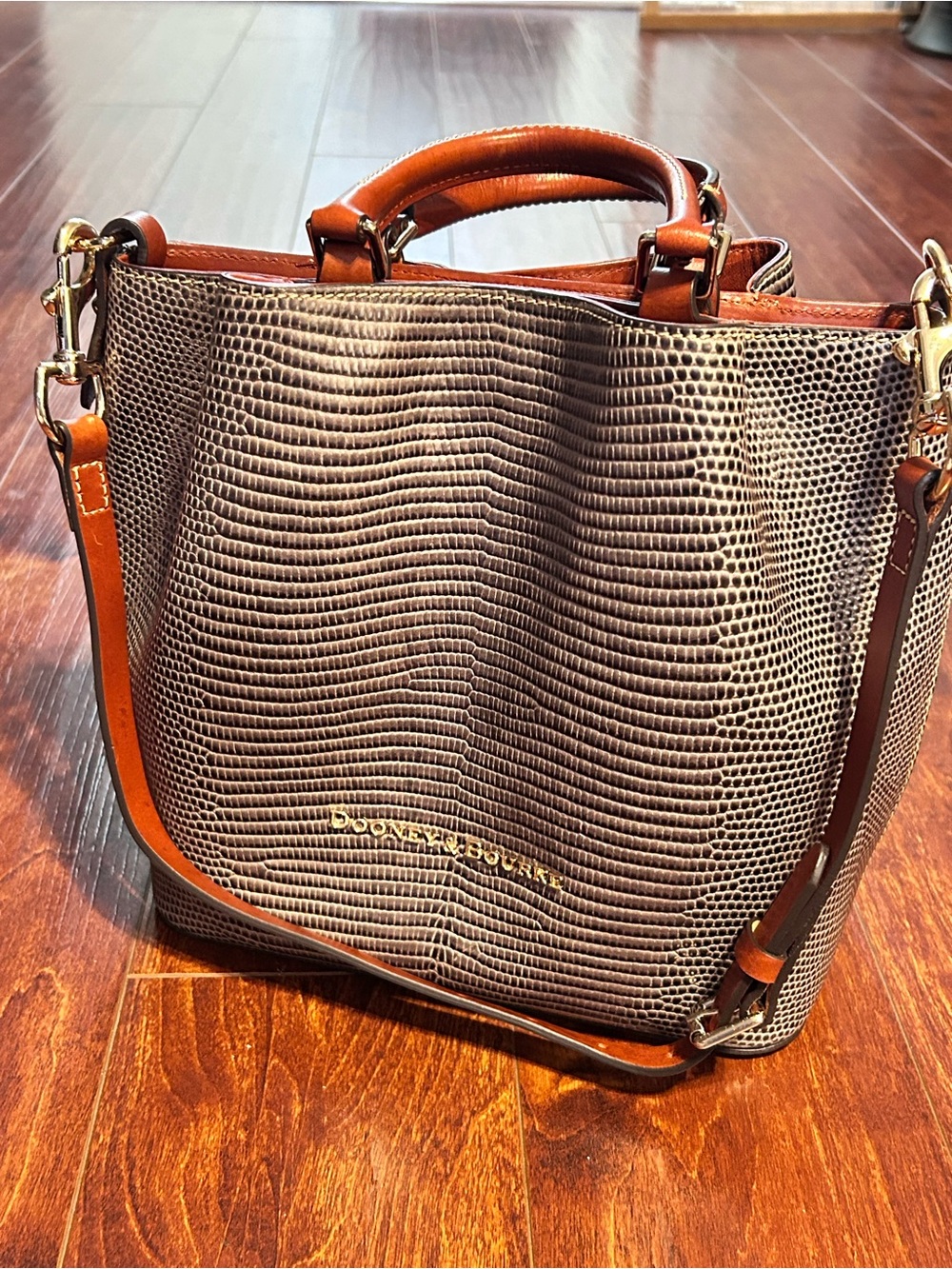 Dooney & Bourke Embossed Lizard Large Barlow Bag